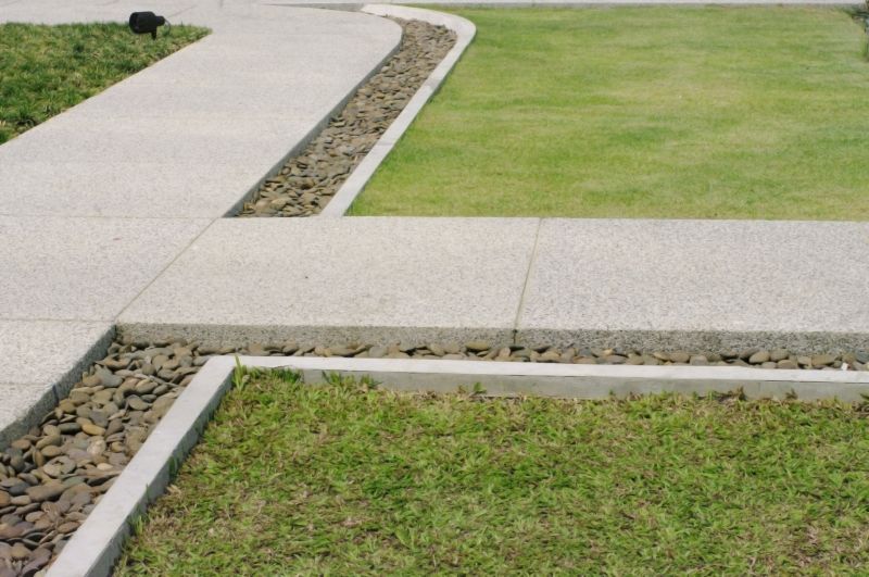 Concrete Lawn Edging